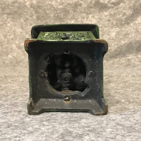 Cast Iron Rustic Painted Grapes and Leaves Garden Lantern - Picture 7 of 7